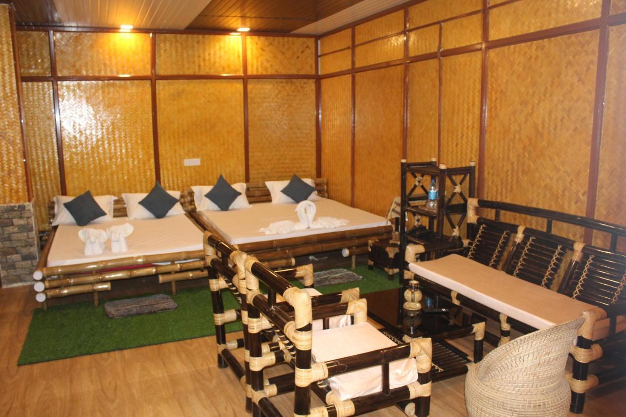 Tusker Tea County Hotel Chālsa Екстериор снимка