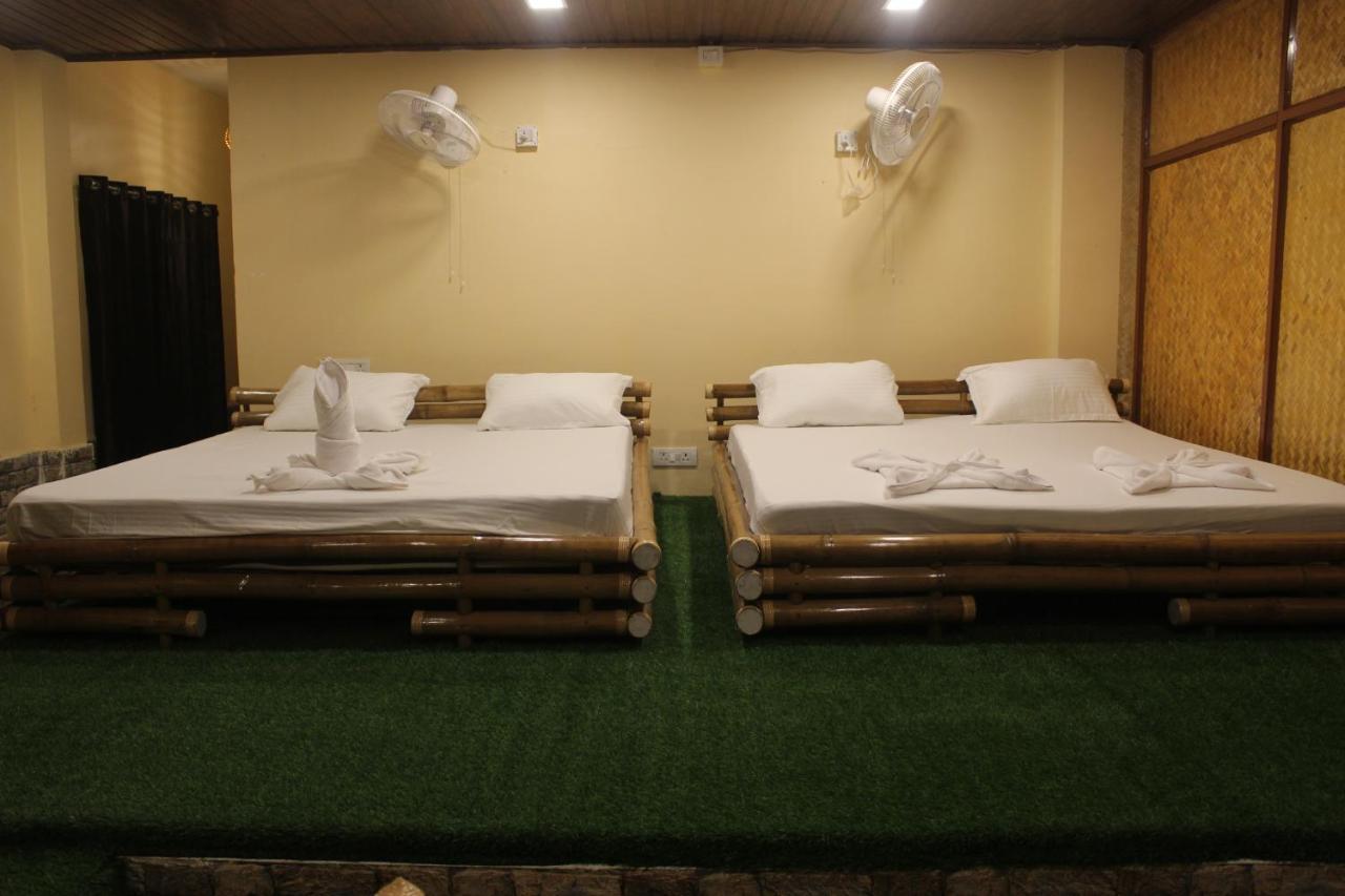 Tusker Tea County Hotel Chālsa Екстериор снимка