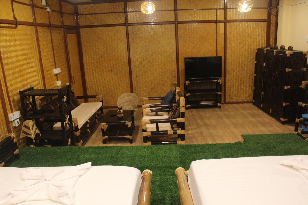 Tusker Tea County Hotel Chālsa Екстериор снимка